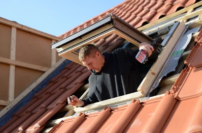 Pose de fenêtres de toit Velux à Vareilles